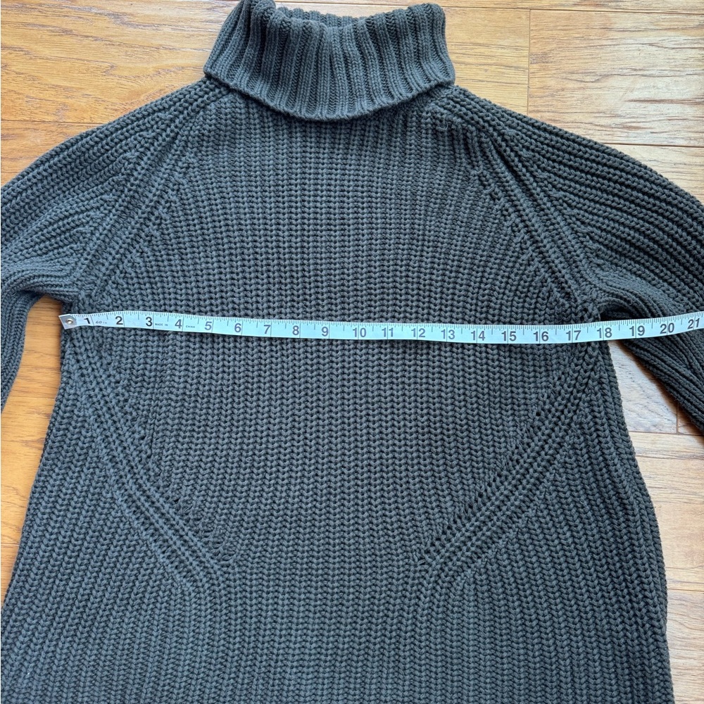 525 America Chunky Turtleneck Sweater - Picture 4 of 8